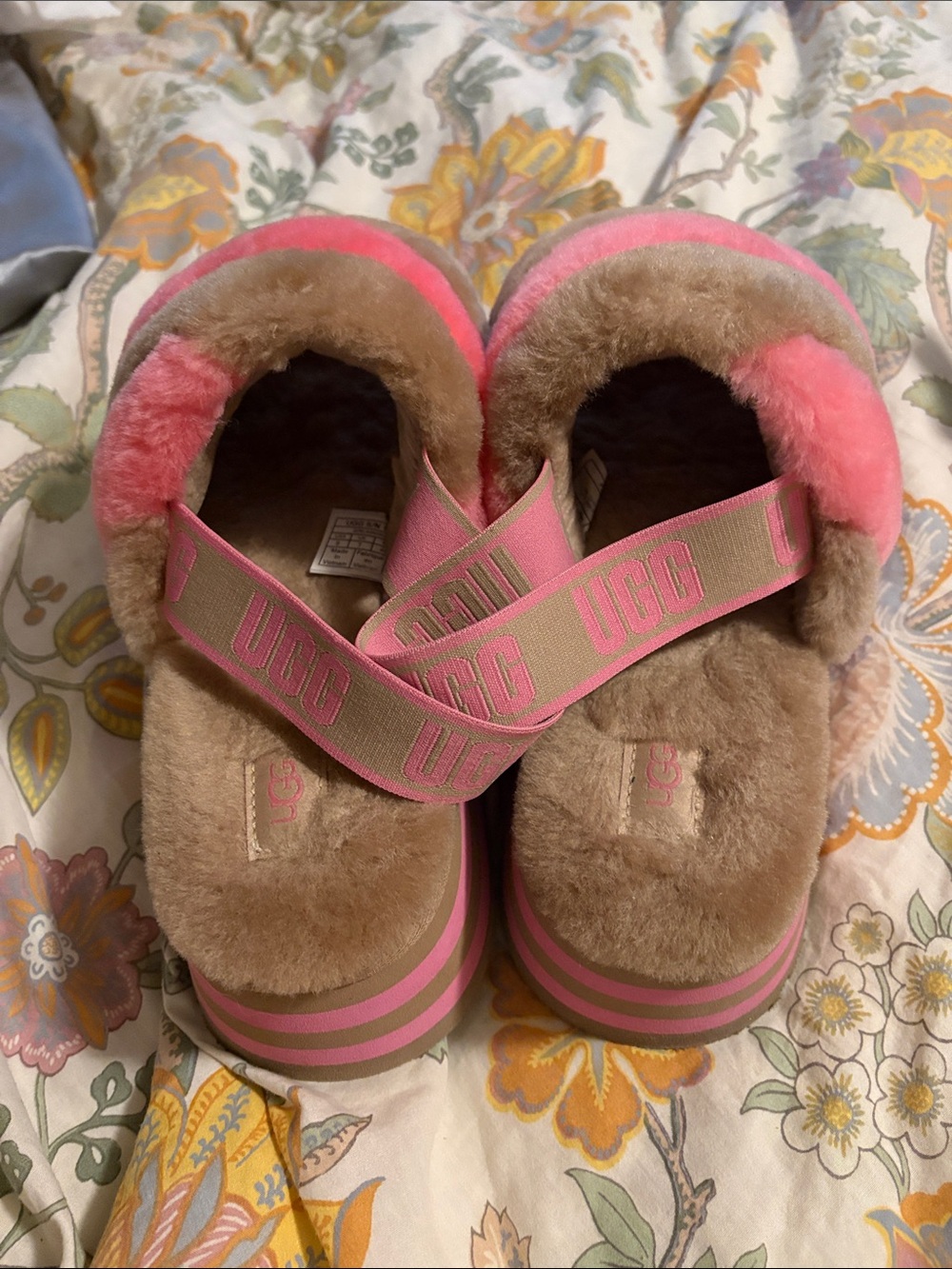 Ugg Sandals - Picture 3 of 4